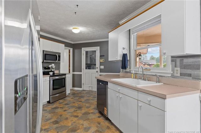 909 Flintwood Road, Fayetteville, NC 28314