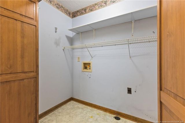 909 Flintwood Road, Fayetteville, NC 28314