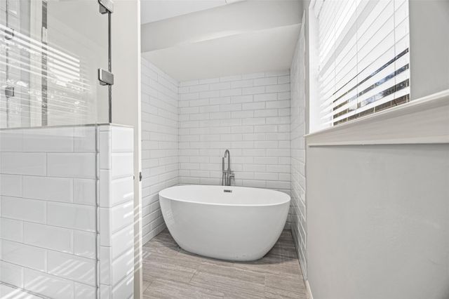 14010 Court Of Regents, Houston, TX 77069