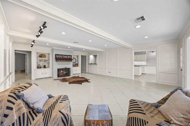 14010 Court Of Regents, Houston, TX 77069