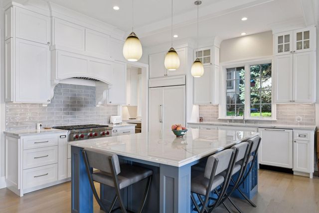 245 Lakeview Avenue, Tonka Bay, MN 55331