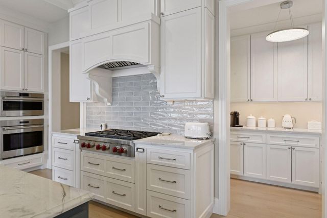 245 Lakeview Avenue, Tonka Bay, MN 55331