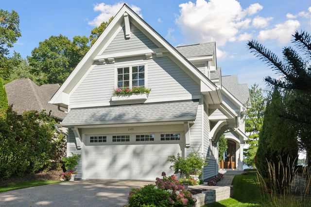 245 Lakeview Avenue, Tonka Bay, MN 55331