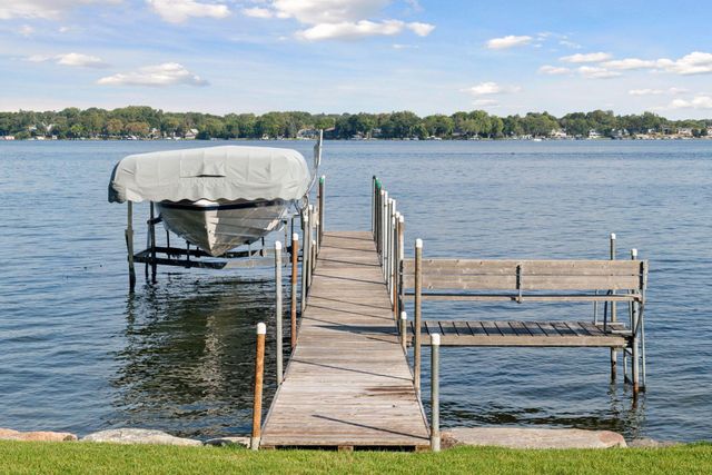 245 Lakeview Avenue, Tonka Bay, MN 55331