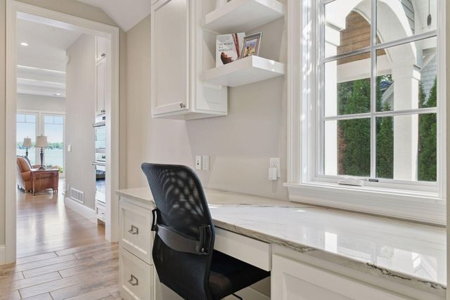 245 Lakeview Avenue, Tonka Bay, MN 55331