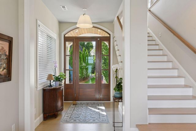 245 Lakeview Avenue, Tonka Bay, MN 55331