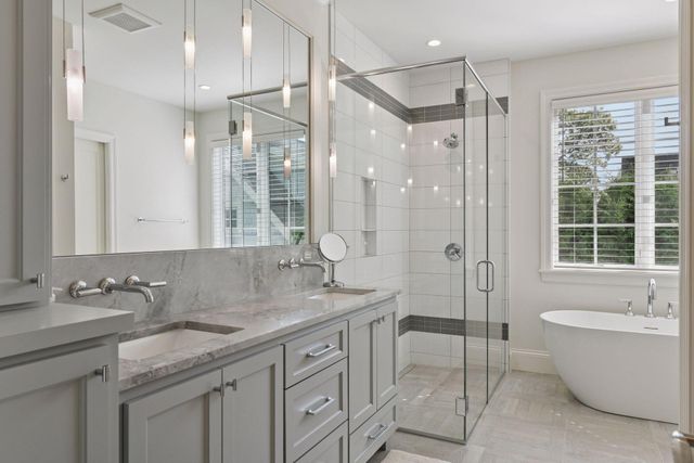 245 Lakeview Avenue, Tonka Bay, MN 55331