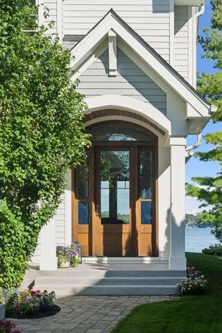 245 Lakeview Avenue, Tonka Bay, MN 55331