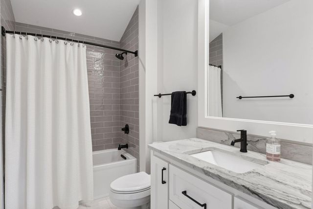 245 Lakeview Avenue, Tonka Bay, MN 55331