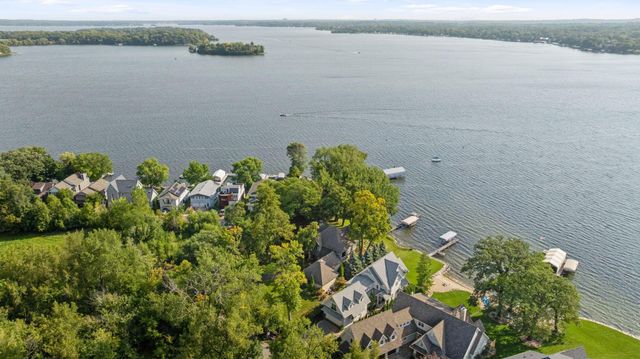 245 Lakeview Avenue, Tonka Bay, MN 55331