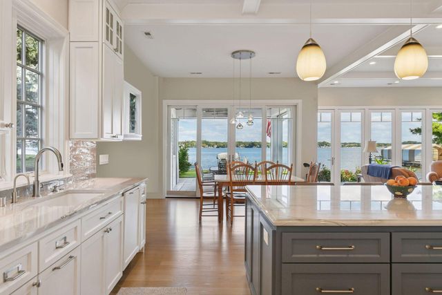 245 Lakeview Avenue, Tonka Bay, MN 55331