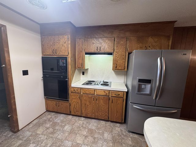 216 W 14th St, Smackover, AR 71762