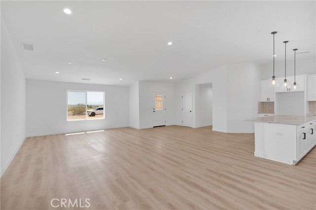 24925 Running Breeze Road, Apple Valley, CA 92307