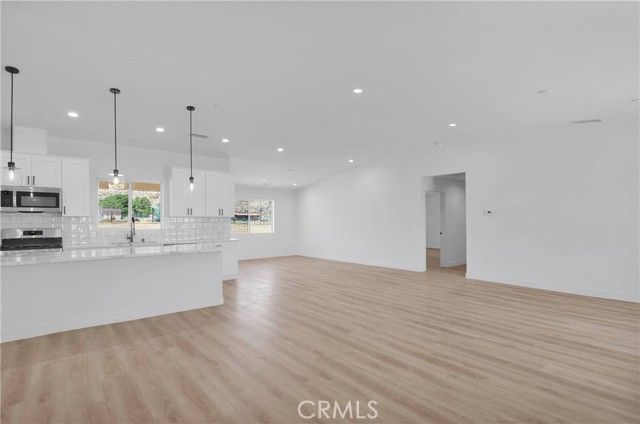 24925 Running Breeze Road, Apple Valley, CA 92307