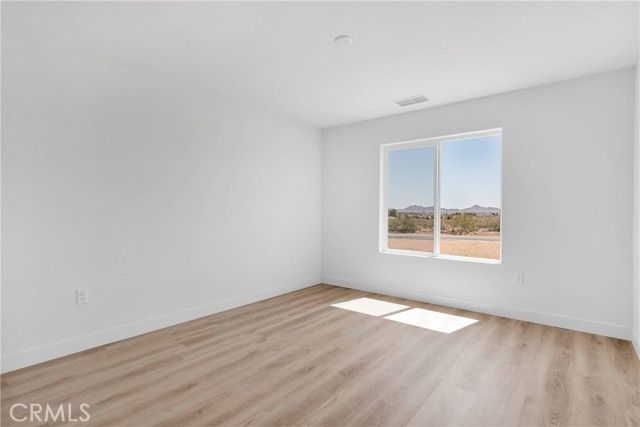 24925 Running Breeze Road, Apple Valley, CA 92307