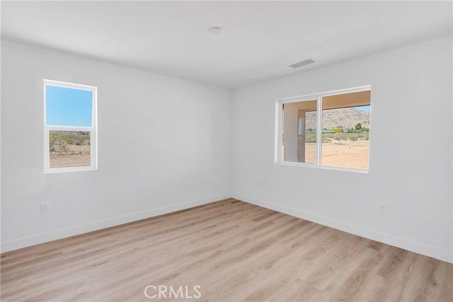 24925 Running Breeze Road, Apple Valley, CA 92307