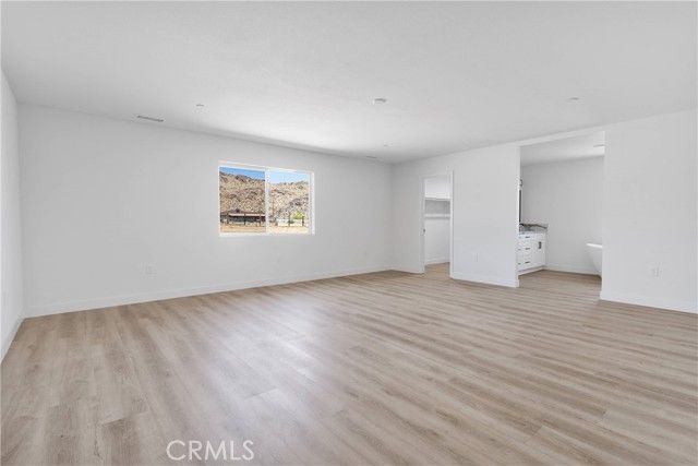 24925 Running Breeze Road, Apple Valley, CA 92307