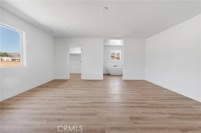 24925 Running Breeze Road, Apple Valley, CA 92307