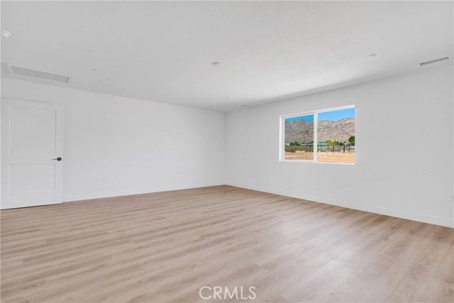 24925 Running Breeze Road, Apple Valley, CA 92307