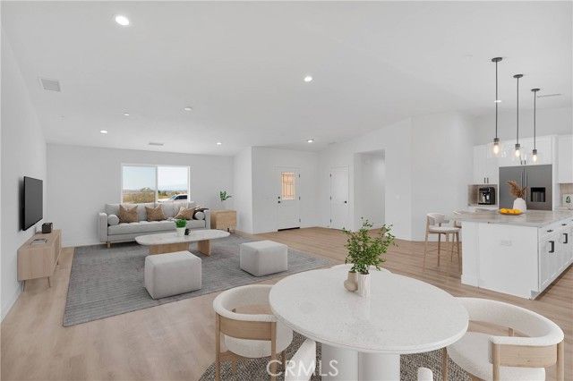 24925 Running Breeze Road, Apple Valley, CA 92307