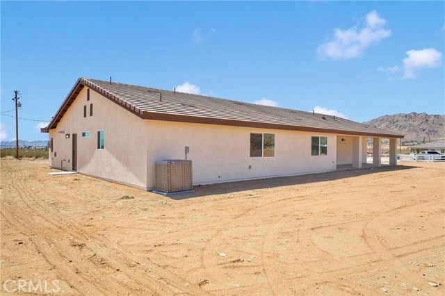 24925 Running Breeze Road, Apple Valley, CA 92307
