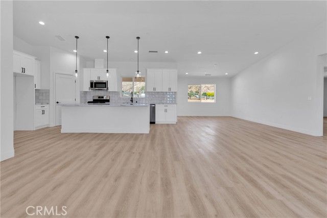 24925 Running Breeze Road, Apple Valley, CA 92307