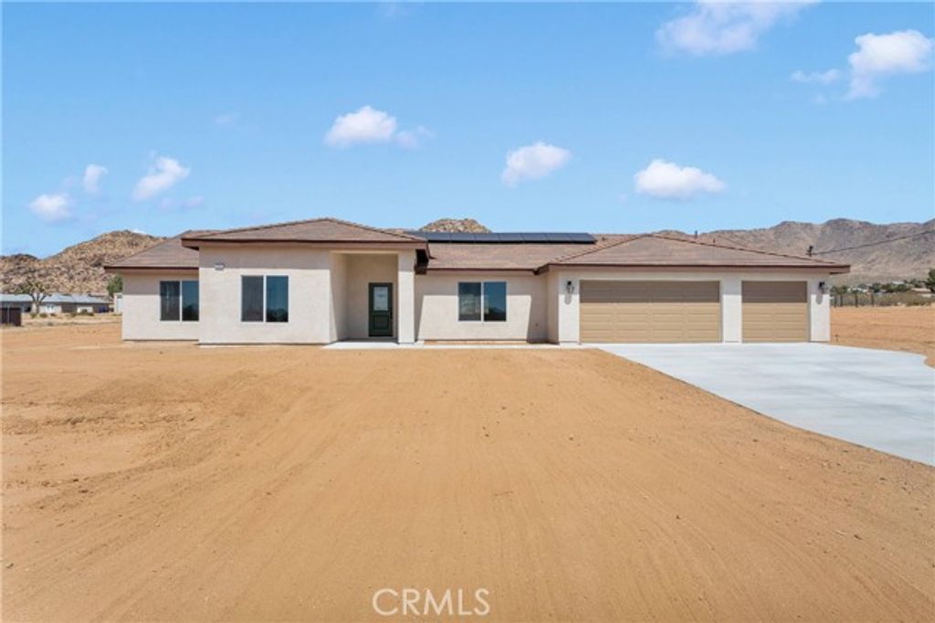 24925 Running Breeze Road, Apple Valley, CA 92307