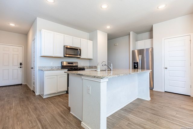 5823 Hematite Rim, San Antonio, TX 78222