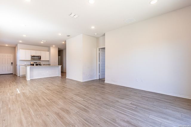 5823 Hematite Rim, San Antonio, TX 78222