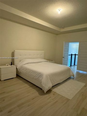 10376 NW 76th Ter, Doral, FL 33178