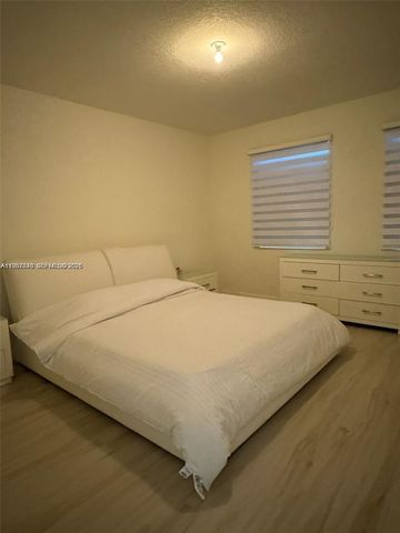 10376 NW 76th Ter, Doral, FL 33178