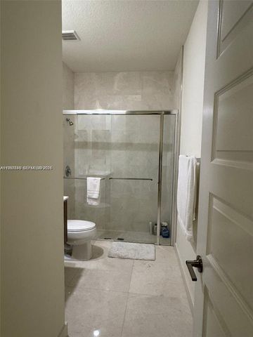 10376 NW 76th Ter, Doral, FL 33178