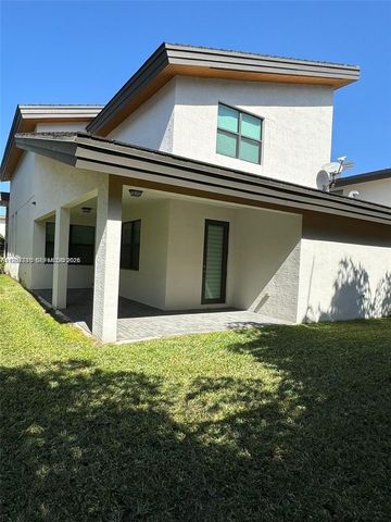 10376 NW 76th Ter, Doral, FL 33178