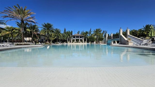 10376 NW 76th Ter, Doral, FL 33178