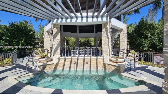 10376 NW 76th Ter, Doral, FL 33178