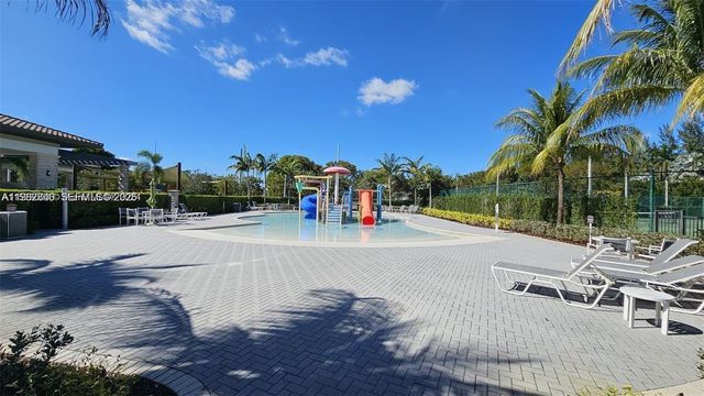 10376 NW 76th Ter, Doral, FL 33178