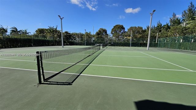 10376 NW 76th Ter, Doral, FL 33178