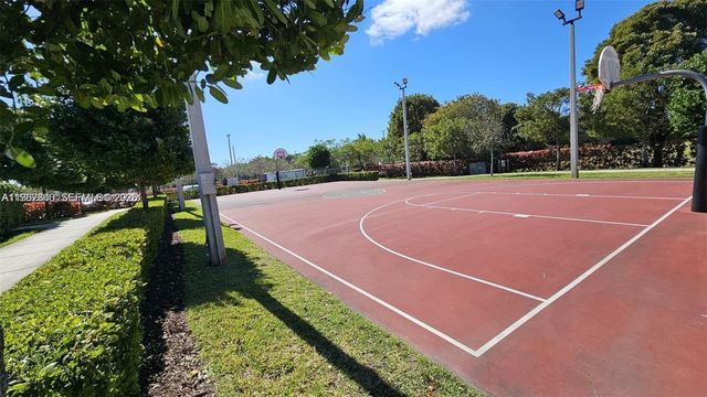 10376 NW 76th Ter, Doral, FL 33178