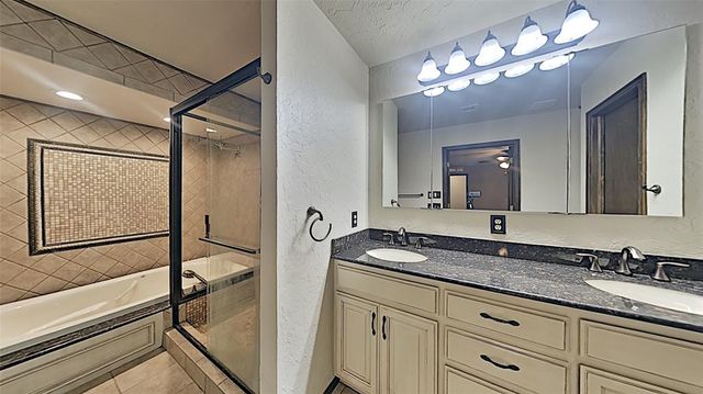 3905 Regatta Road, Yukon, OK 73099