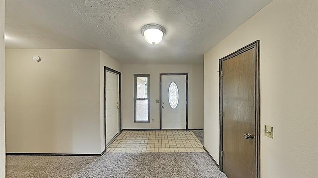 3905 Regatta Road, Yukon, OK 73099