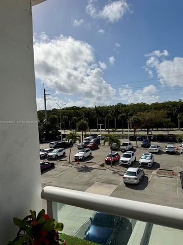 2841 NE 163rd St 306, North Miami Beach, FL 33160