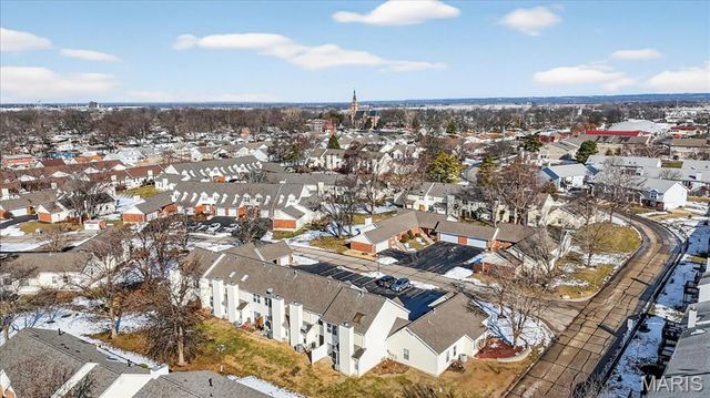 352 Windsor Place B, St Peters, MO 63376