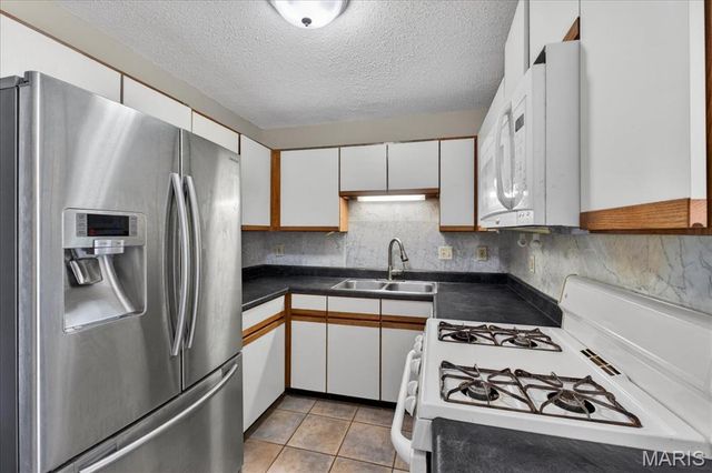 352 Windsor Place B, St Peters, MO 63376