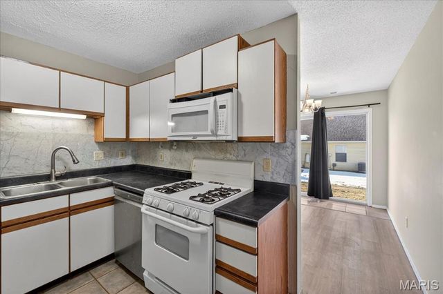 352 Windsor Place B, St Peters, MO 63376