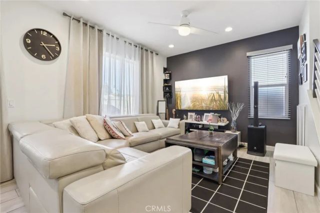 3827 Grant St 49, Corona, CA 92879