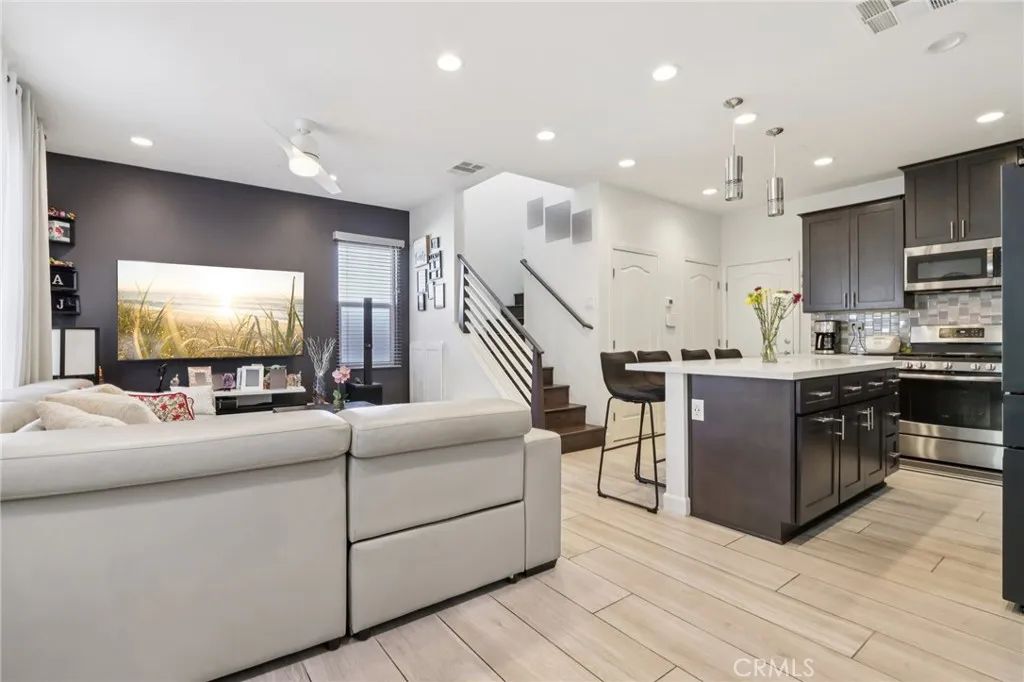 3827 Grant St 49, Corona, CA 92879