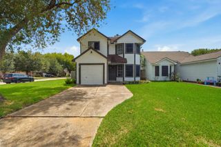 5820 Guadalupe Drive, Dickinson, TX 77539
