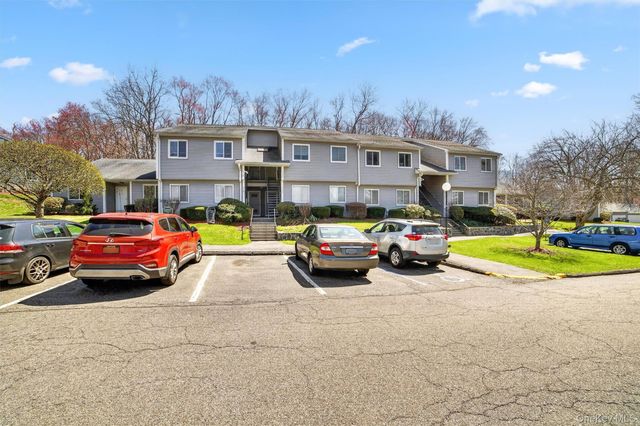 173 Long Hill Drive I, Yorktown Heights, NY 10598