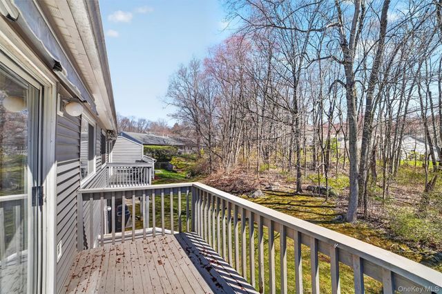 173 Long Hill Drive I, Yorktown Heights, NY 10598