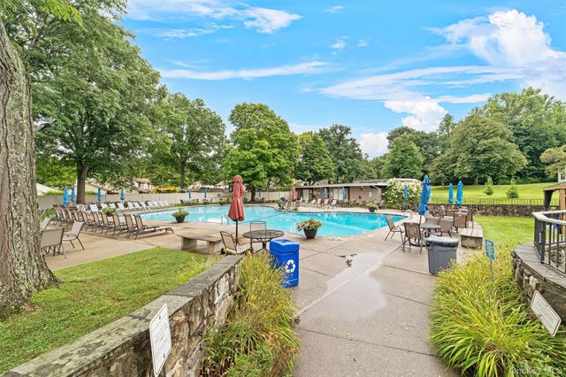 173 Long Hill Drive I, Yorktown Heights, NY 10598